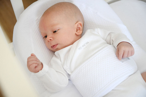 Red Castle Ergonomiczny materac dla niemowląt Cocoonababy Fleur de coton® Blanc